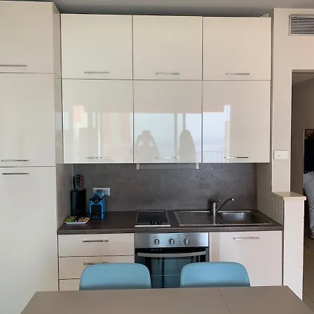 Апартаменты Fantastic Sea View