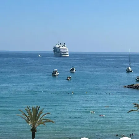 Fantastic Sea View With Balcony, Garavan Port * مينتون
