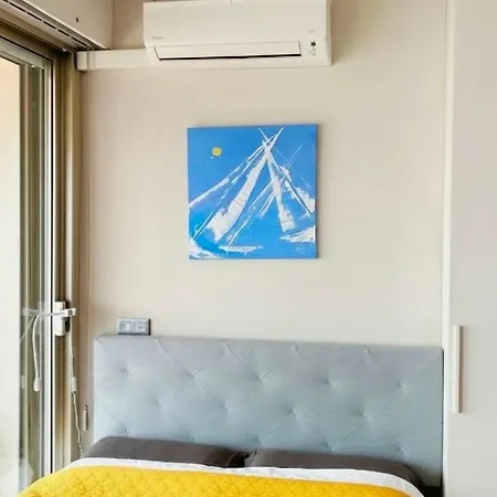 Fantastic Sea View With Balcony, Garavan Port 아파트