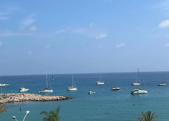 Fantastic Sea View * מנטון